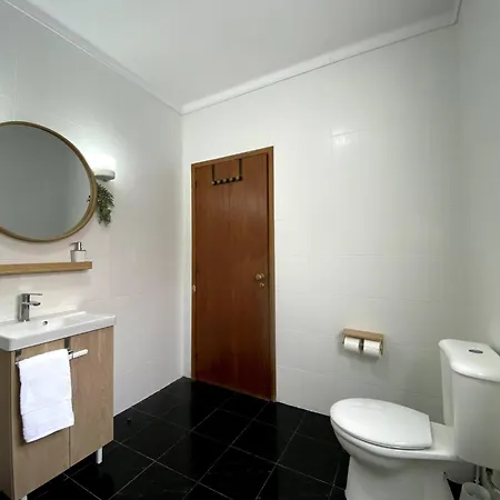 Apartment Casa Martinho Cozy Retreat In The Heart Of